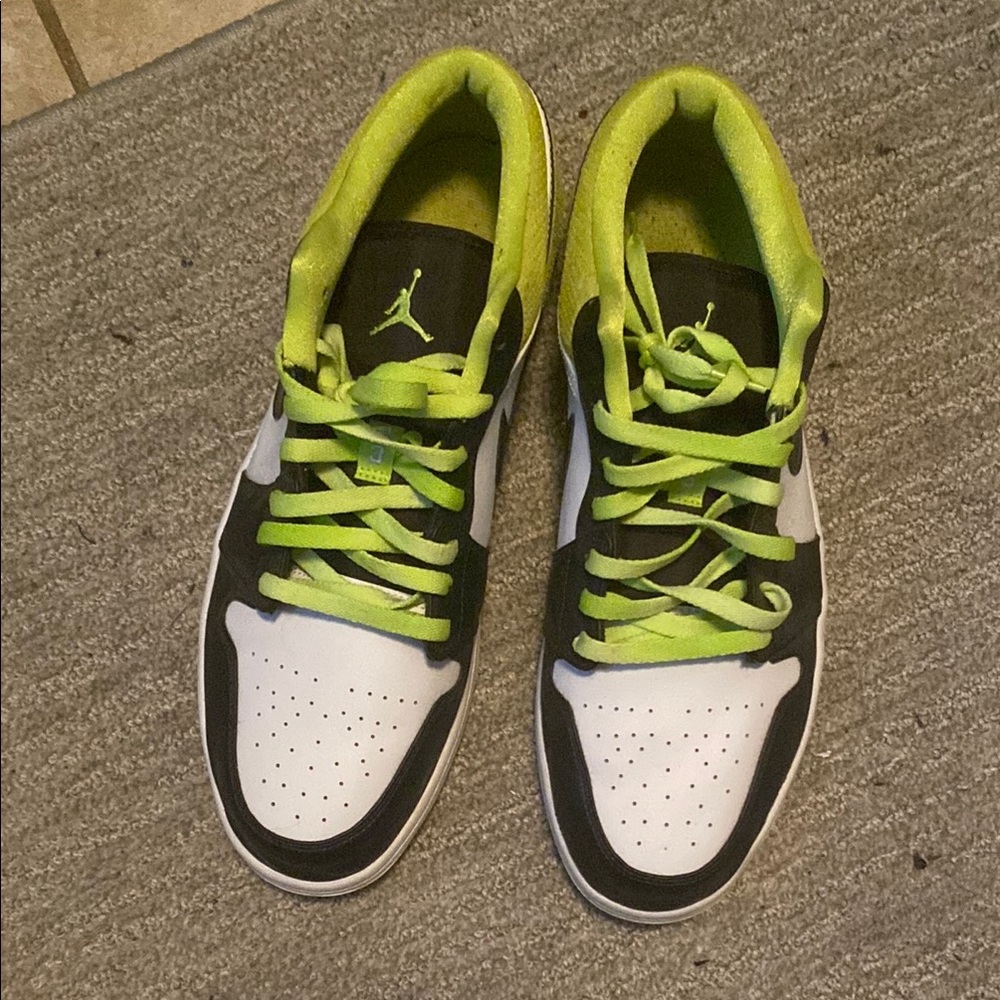 Jordan Grinch green